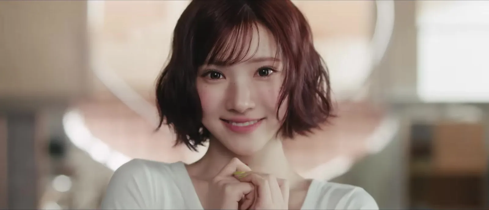 하츠투하츠 멤버 8명 구분하는 법: 무대에서는 칼군무, 자컨에서는 개그, 한 명씩 두 얼굴로 외우세요