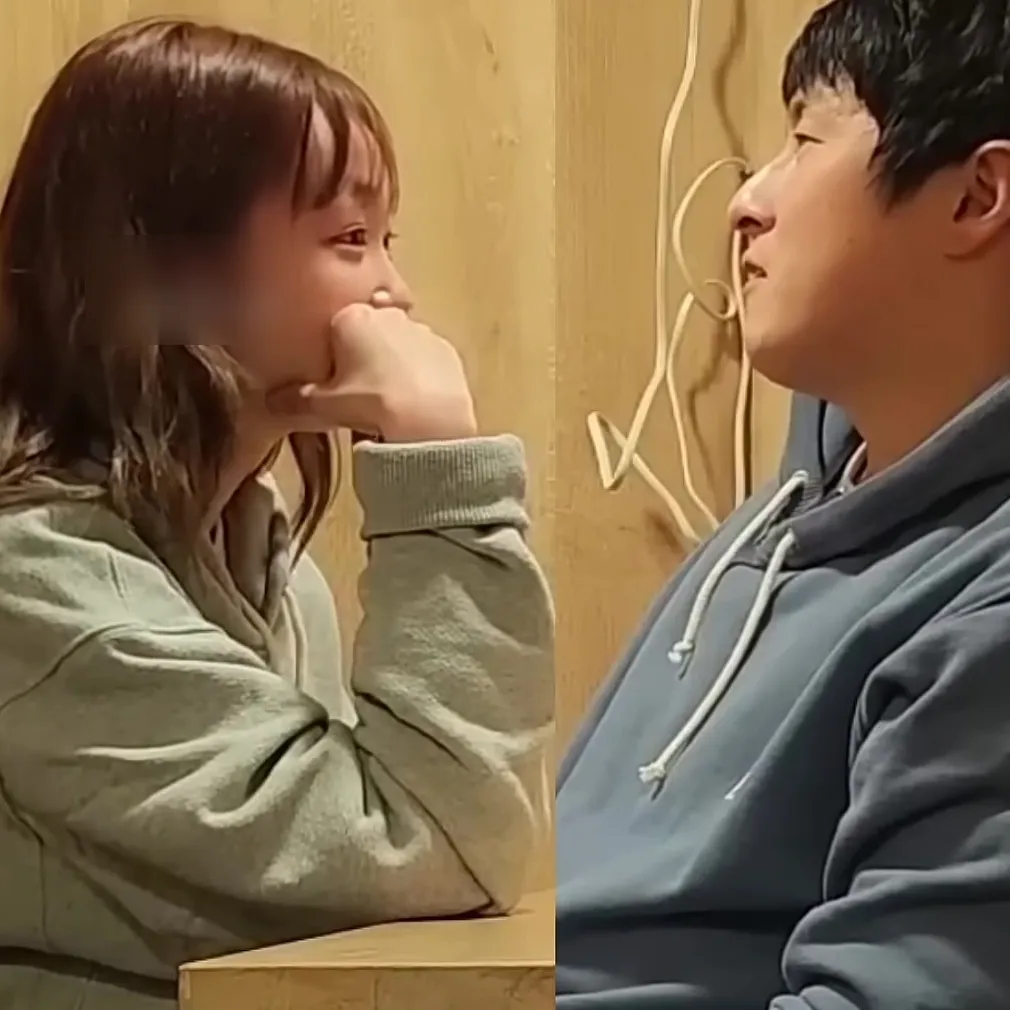 눈 오는 날 마주 앉아 이야기하는 기안84와 일본인 친구