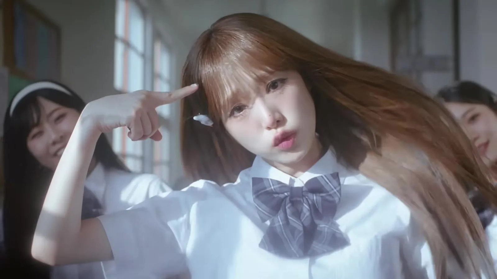 최예나 착하다는 말이 제일 싫어 뮤직비디오 속 얼굴